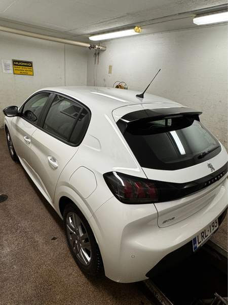 Peugeot 208 Тампере - изображение 4