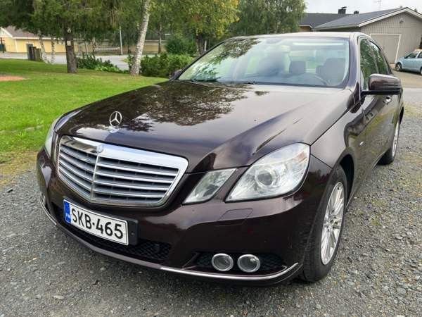 Mercedes-Benz E Торнио - изображение 7