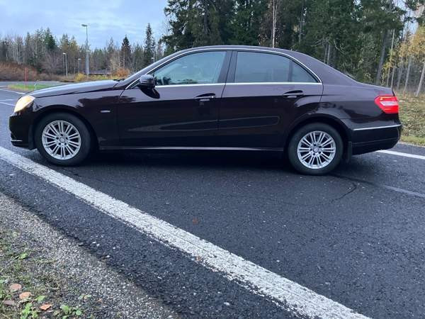 Mercedes-Benz E Торнио - изображение 4
