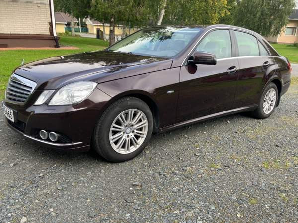 Mercedes-Benz E Торнио - изображение 5