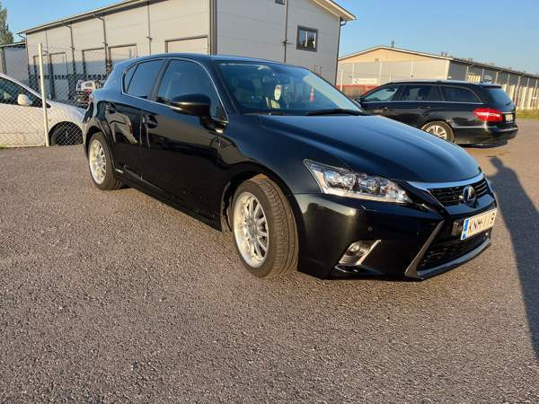 Lexus CT Espoo - valokuva 3