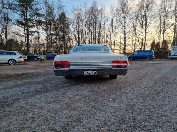 Buick Le Sabre Kangasala - valokuva 5