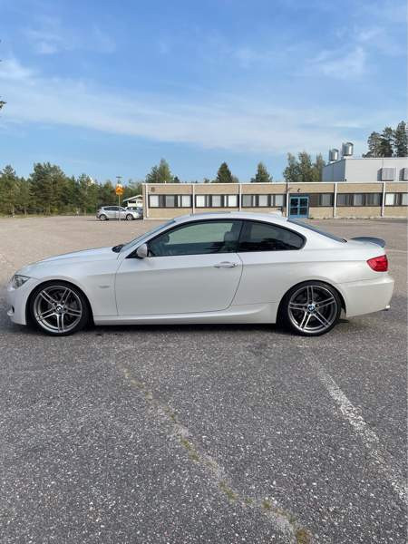 BMW 330 Orimattila - изображение 3
