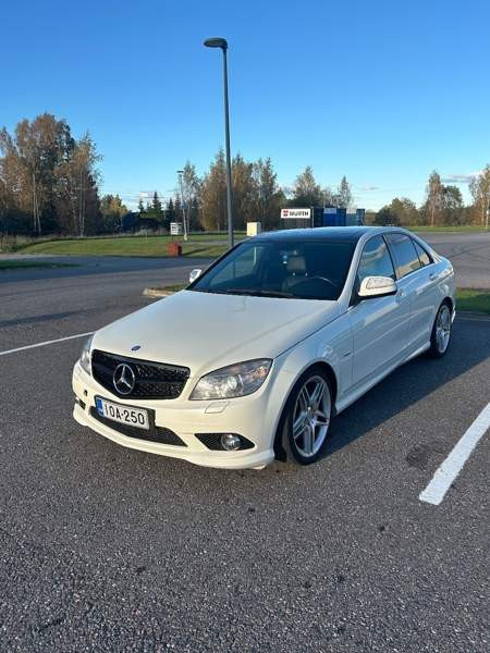 Mercedes-Benz C Лохья - изображение 1