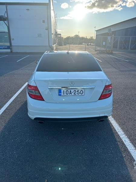 Mercedes-Benz C Лохья - изображение 4