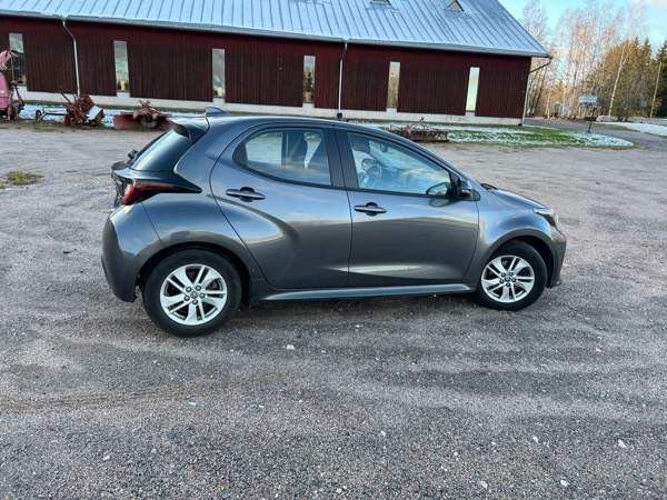 Toyota Yaris Helsinki - изображение 8