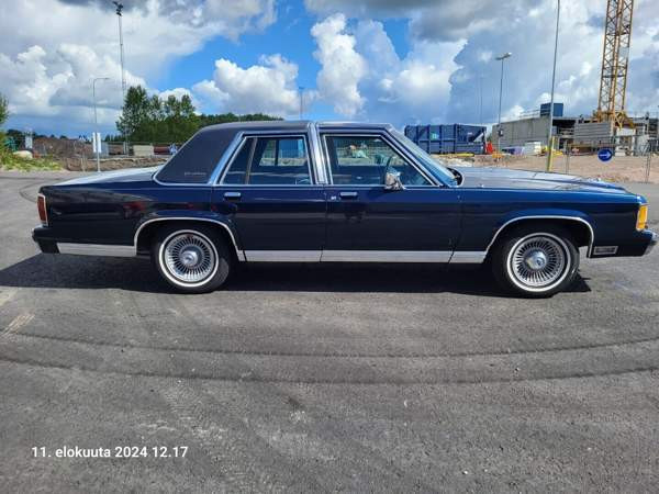 Ford Crown Victoria Espoo - valokuva 4