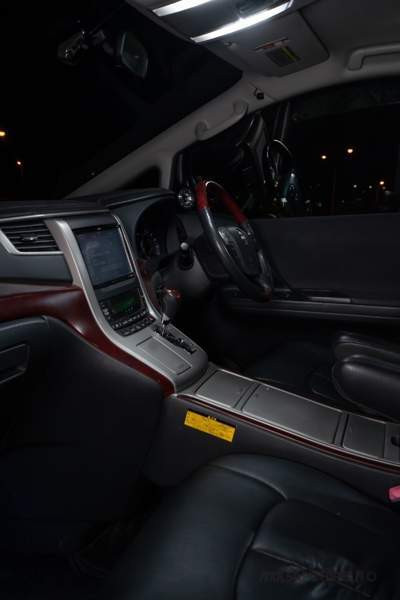 Toyota Vellfire Vantaa - valokuva 7