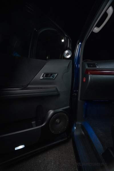 Toyota Vellfire Vantaa - valokuva 5