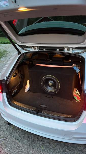 BMW 318 Sarov - valokuva 7