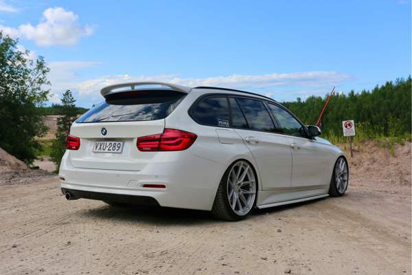 BMW 318 Sarov - valokuva 2