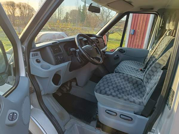 Ford Tourneo Maaninka - изображение 7