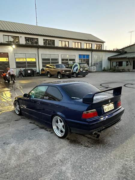 BMW 325 Luga - valokuva 2