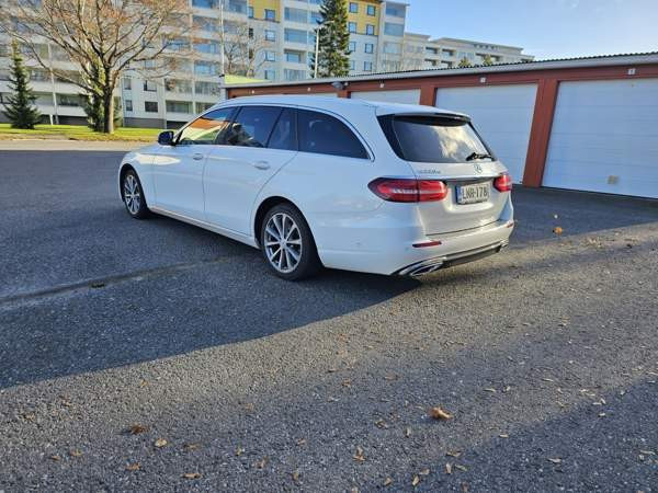 Mercedes-Benz E Ulvila - valokuva 3