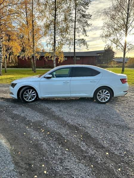 Skoda Superb Якобстад - изображение 8