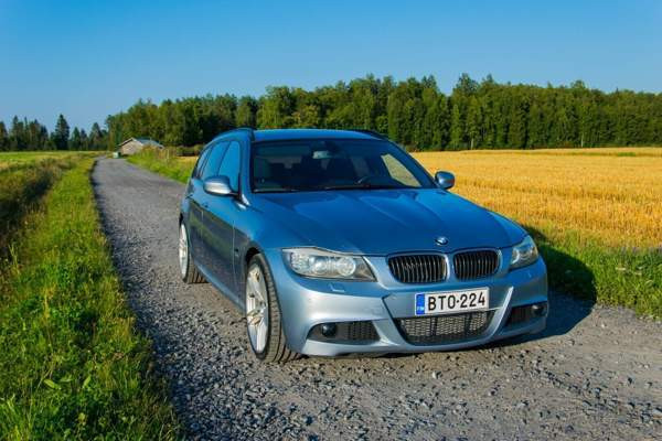 BMW 330 Oulu - valokuva 2