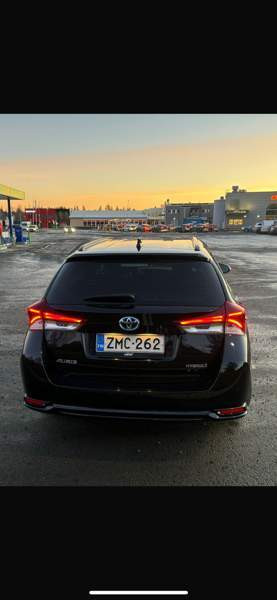 Toyota Auris Оулу - изображение 1