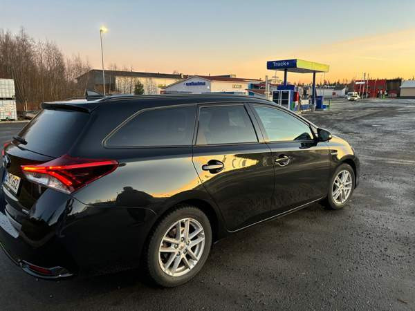 Toyota Auris Оулу - изображение 8