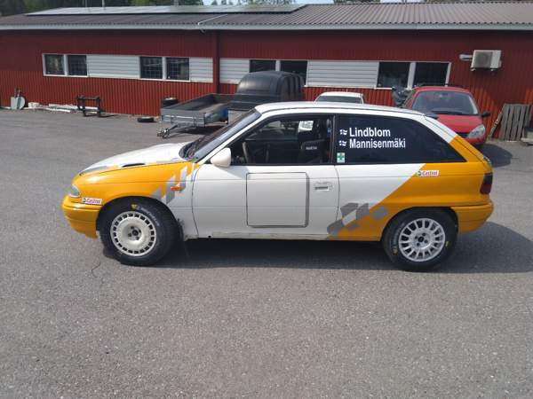 Opel Astra Maentsaelae - photo 4