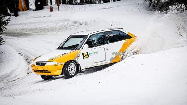 Opel Astra Maentsaelae - photo 1