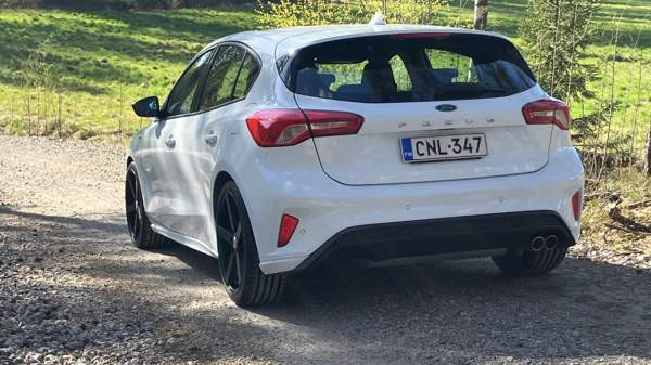Ford Focus Sarov - valokuva 5