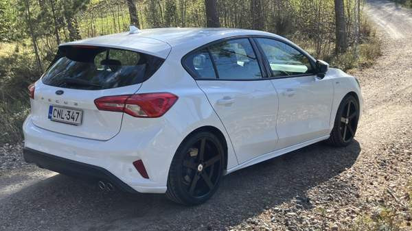 Ford Focus Sarov - valokuva 2