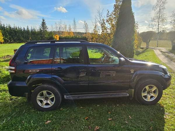 Toyota Land Cruiser Piikkiö - valokuva 2