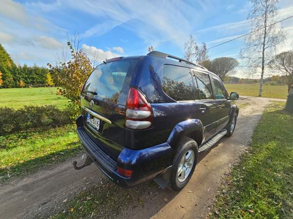 Toyota Land Cruiser Piikkiö - valokuva 7