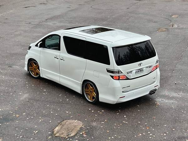 Toyota Vellfire Вантаа - изображение 2