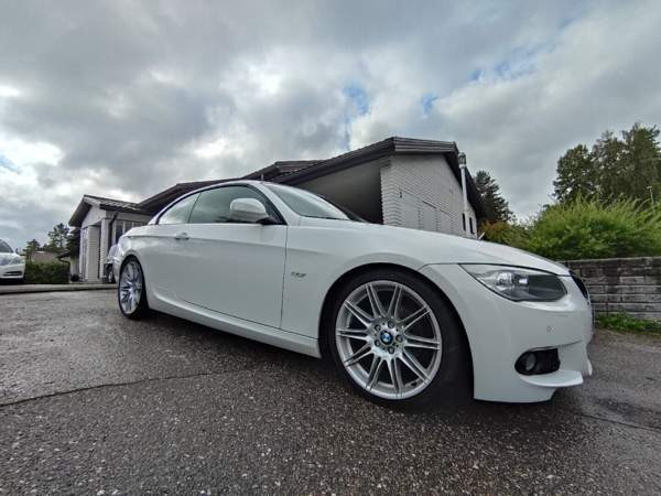 BMW 320 Glebychevo - valokuva 8