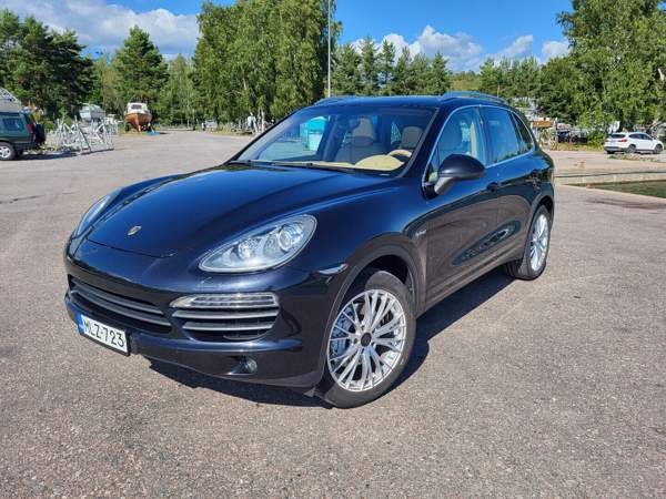 Porsche Cayenne Helsinki - photo 1