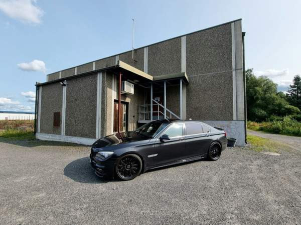 BMW 750 Сейняйоки - изображение 1