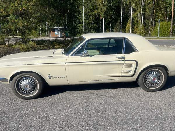 Ford Mustang Вантаа - изображение 2