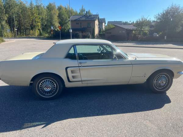 Ford Mustang Вантаа - изображение 6