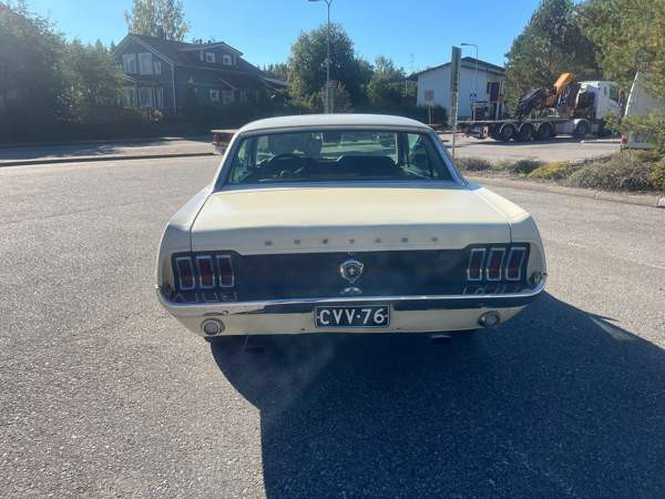 Ford Mustang Вантаа - изображение 4