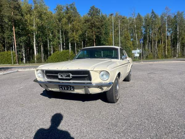 Ford Mustang Вантаа - изображение 1