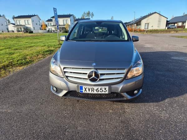 Mercedes-Benz B Glebychevo - valokuva 1