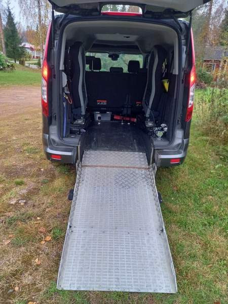 Ford Tourneo Connect Рованиеми - изображение 5