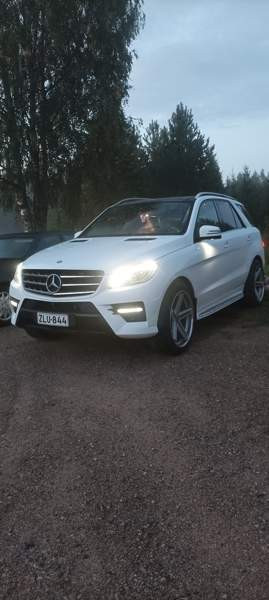 Mercedes-Benz ML Kaavi - valokuva 6