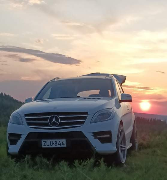 Mercedes-Benz ML Kaavi - valokuva 1