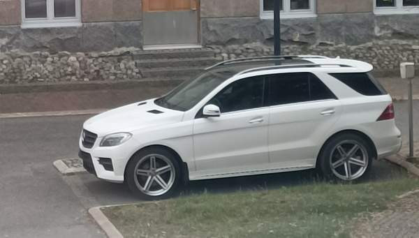 Mercedes-Benz ML Kaavi - valokuva 2