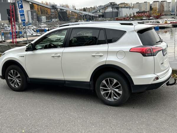 Toyota RAV4 Tampere - valokuva 2