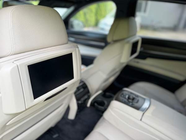 BMW 750 Glebychevo - valokuva 6