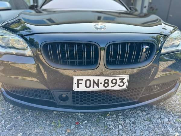 BMW 750 Glebychevo - valokuva 1