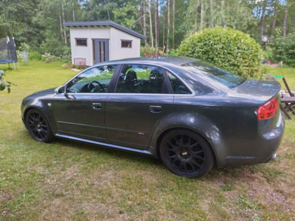 Audi RS4 Vantaa - valokuva 3