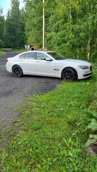 BMW 750 Luga - valokuva 5