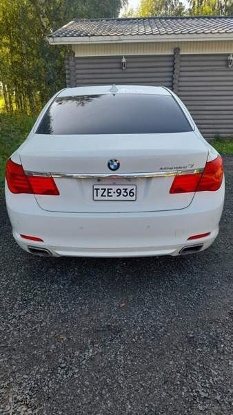 BMW 750 Luga - valokuva 4