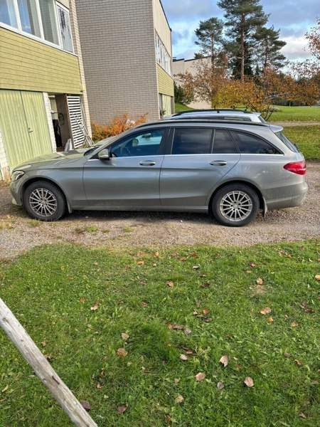 Mercedes-Benz C Parkano - valokuva 1