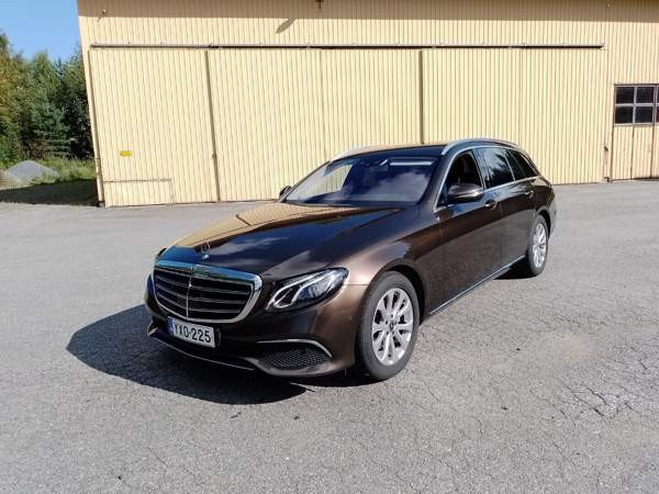 Mercedes-Benz 220 Huittinen - изображение 4