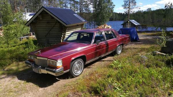 Cadillac Fleetwood Järvenpää - valokuva 1